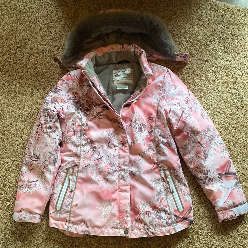 Adventure choko design authentic girls jacket. Size 14. In GREAT condition!